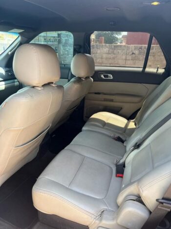 Ford Explorer - Image 3