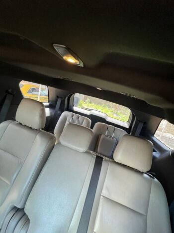 Ford Explorer - Image 4