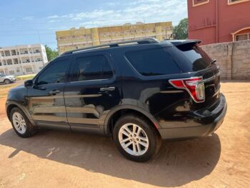 Ford Explorer - Image 6