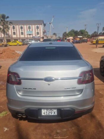 Ford Taurus Limited Edition - Image 9