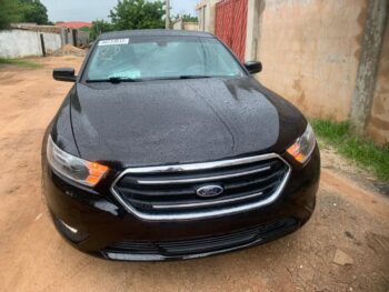 Ford Taurus SEL  2016 model