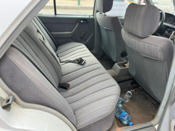 Mercedes Benz 200D - Image 3