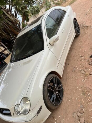 Mercedes Benz C280 4Matic - Image 2