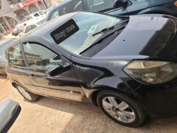 Renault Clio - Image 2