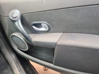 Renault Clio - Image 8