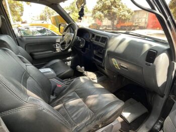 Toyota Hilux 4WD - Image 3