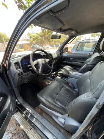Toyota Hilux 4WD - Image 4