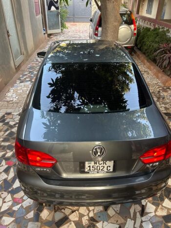 Volkswagen Jetta - Image 5