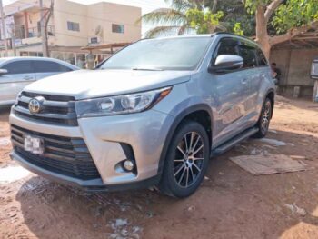 Toyota Highlander SE - SOLD - Image 3