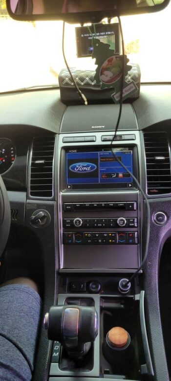 Ford Taurus Limited - Image 4