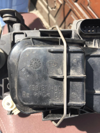 Headlight for Audi A6 right side in good condition - Image 2