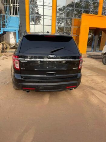 Ford Explorer XLT EcoBoost - Image 8