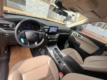 Ford Explorer XLT 4WD - Image 4