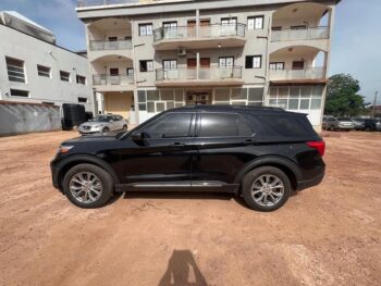 Ford Explorer XLT 4WD - Image 7
