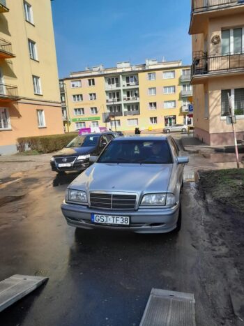 Mercedes Benz C Class Metallic - Image 2