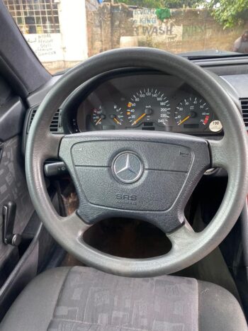 Mercedes Benz C180 - Image 2