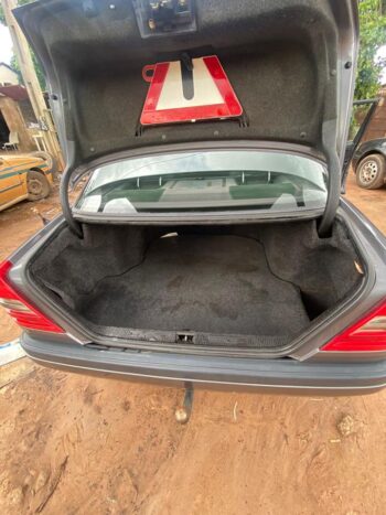Mercedes Benz C180 - Image 7