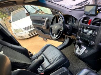 Honda CR-V 4WD (black) - Image 4